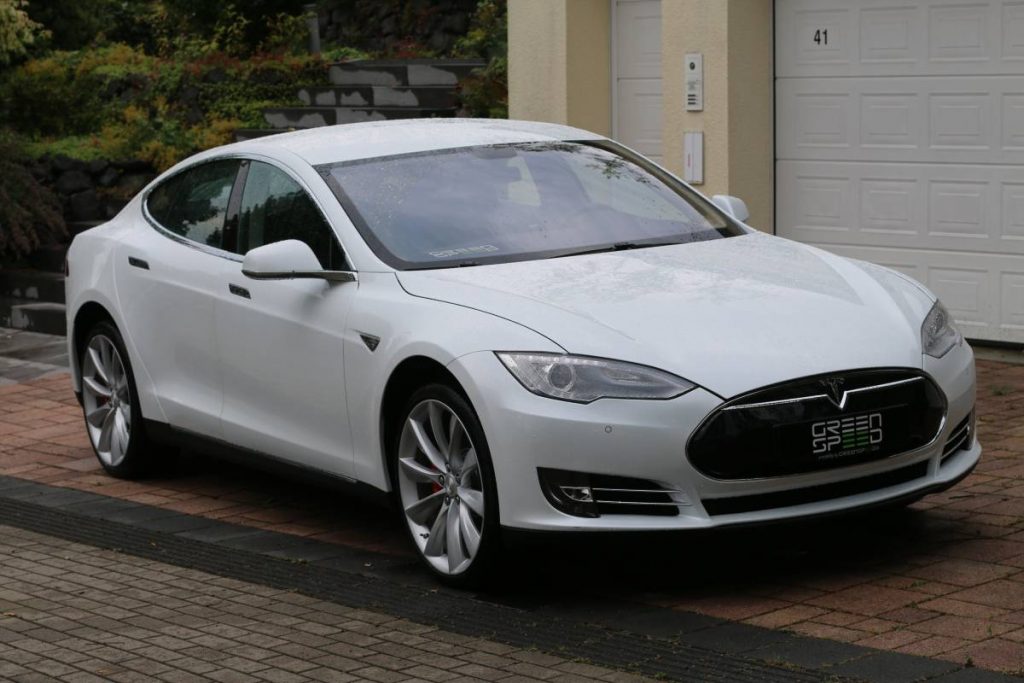 Tesla Model S P85