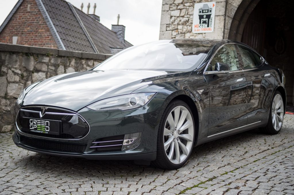 Tesla Model S85
