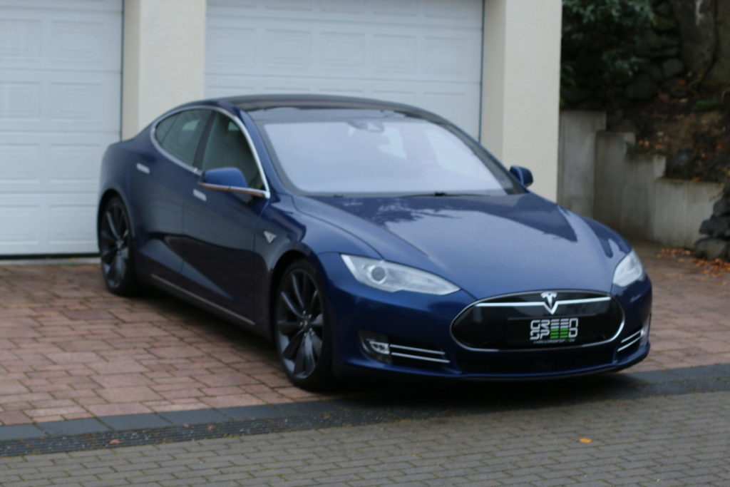 Tesla Model S90D blau metallic Autopilot Panorama Schiebedach Smart Air U-HiFi Allrad Turbine Felgen Supercharger Greenspeed emobility Aachen Deutschland NRW Euregio Autohändler Gebrauchtwagen kaufen