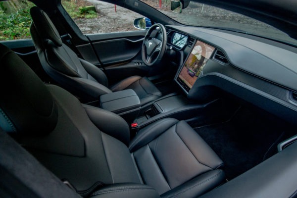 Tesla Model S Performance "Raven" Blau 21 Zoll Felgen Garantie Autopilot 3 Karon U-HiFi Premium Adaptive Luftfederung Premium-Innenraum