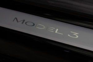 Foto: Tesla Model 3 Long Range AWD mit weißem Premium-Innenraum bei Greenspeed gebraucht kaufen! | © Greenspeed.de