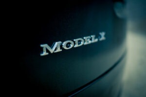 Model X Schriftzug